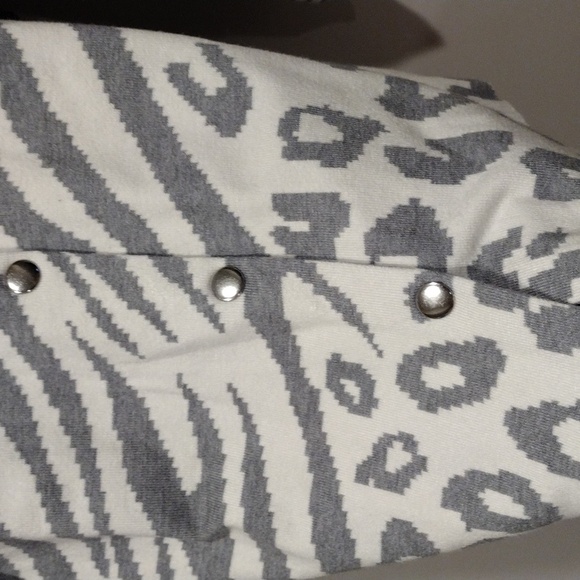 NWT Ruby Rd. Women's Mixed Animal Print Snap Front Cardigan Sweater Sz M-Mobwife - Picture 5 of 7